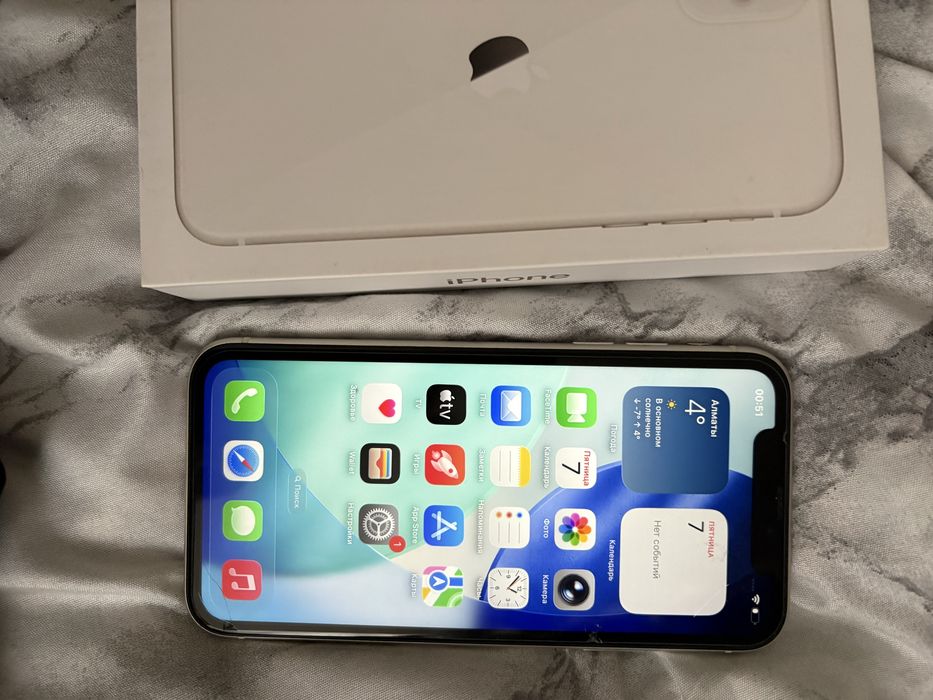 Продам Айфон 11, 64гб