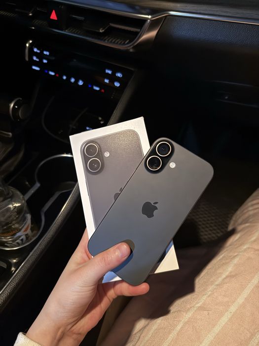 продается новый Iphone 17