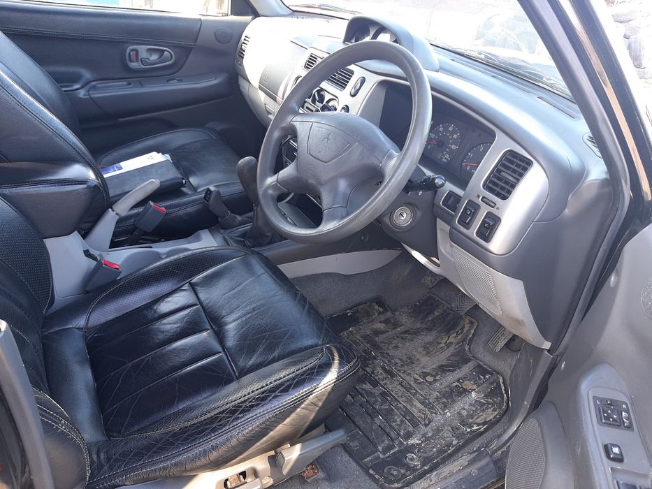 За части Mitsubishi Pajero sport 2500 кубика дизел ръчни скорости 2005