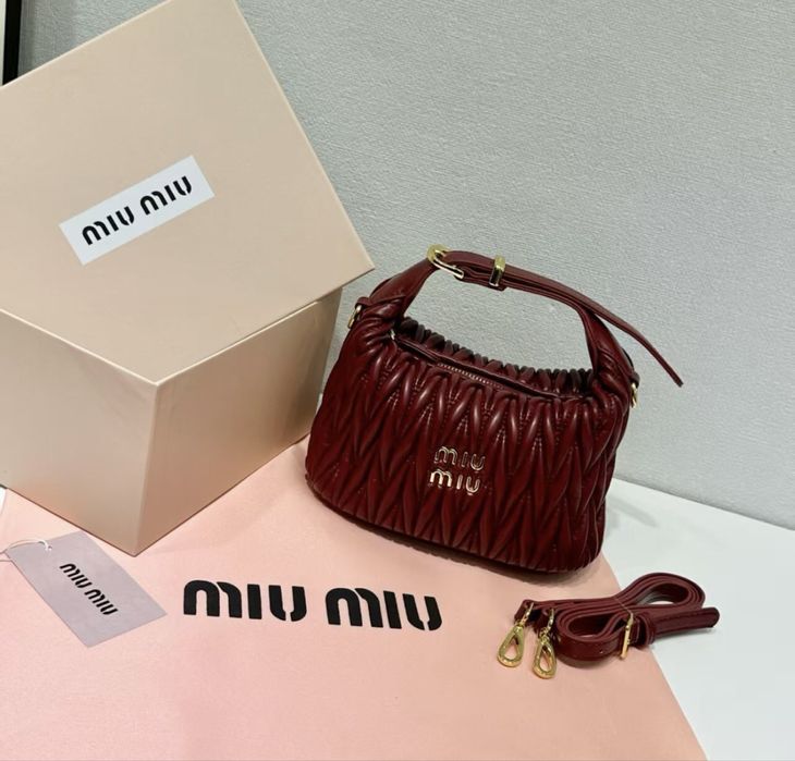 Дамска чанта Miu Miu Wander в различни цветове