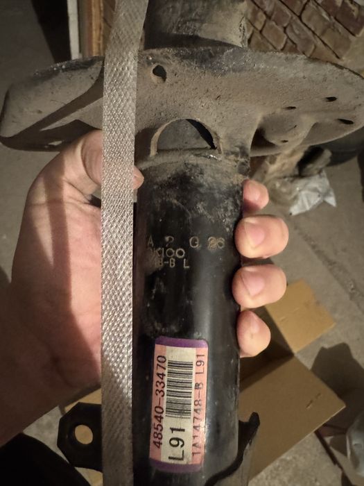 Амортизаторы Toyota Camry 50 оригинал