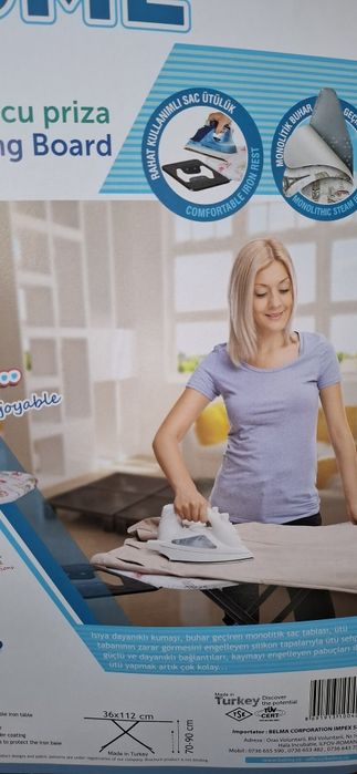 Masă de călcat cu priză