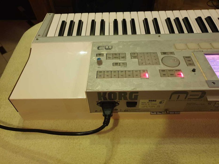 Korg M3 61 клавиша