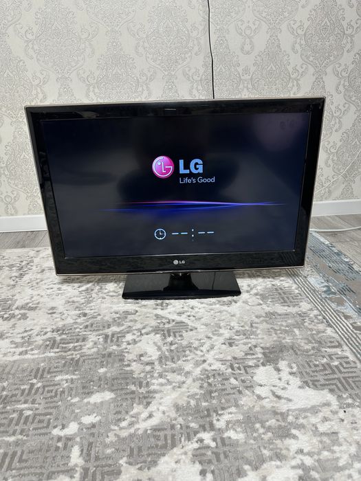Телевизор LG в хорошем состояние