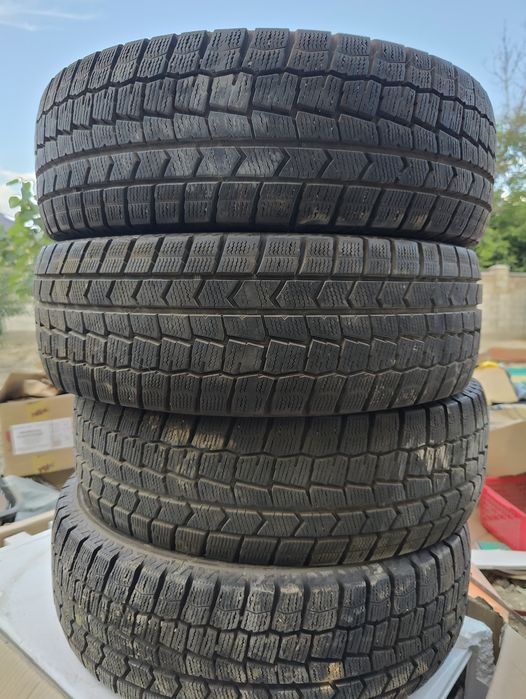 Продам зимние шины 195/65/15 Dunlop