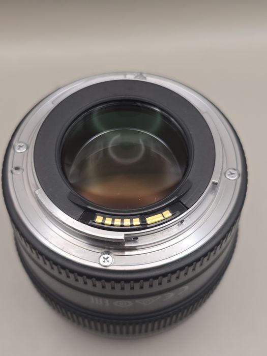 Obiectiv Canon EF 85mm f/1.8 USM