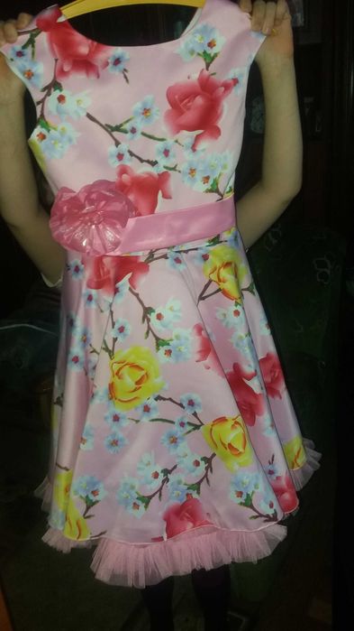 Нарядные платья 4-7 лет