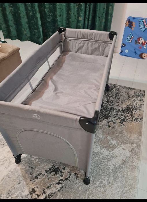 Patut Caretero co-sleeper in stare foarte buna