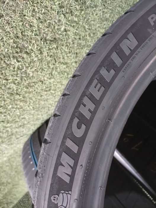 255 35 19 Michelin