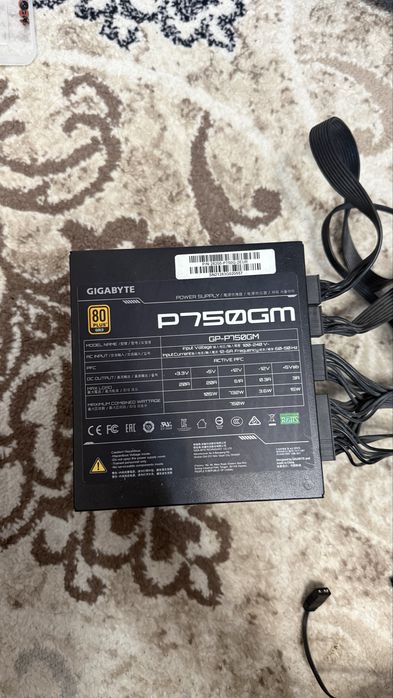 Блок питания Gigabyte P750GM 750W