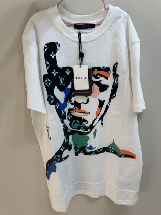 Тениска Лв LV размер С