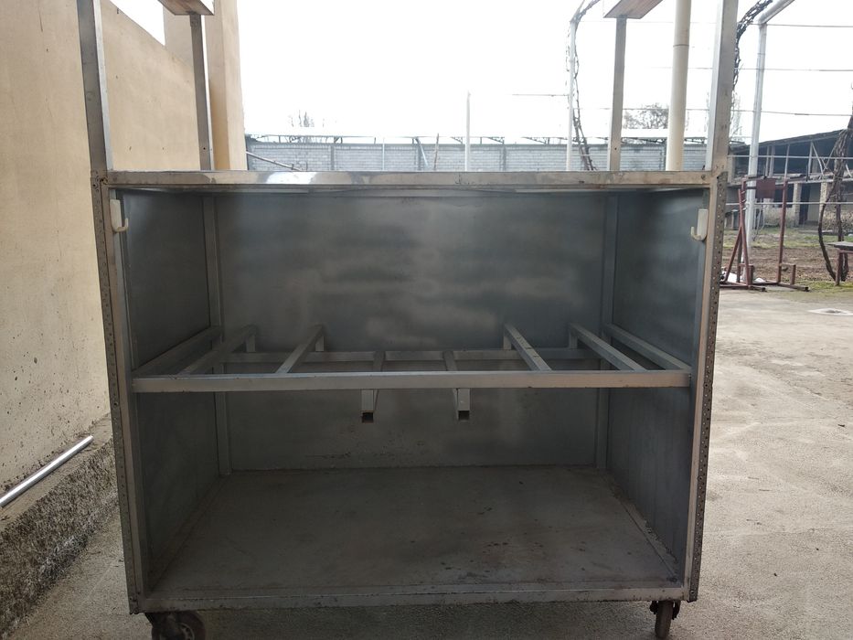 Jo'hori pishiradigan qozon, aravasi bilan birga