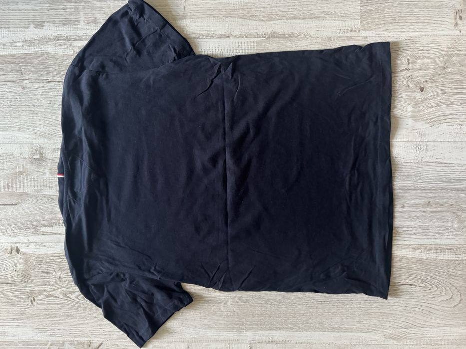 Tricou Tommy de vanzare!!