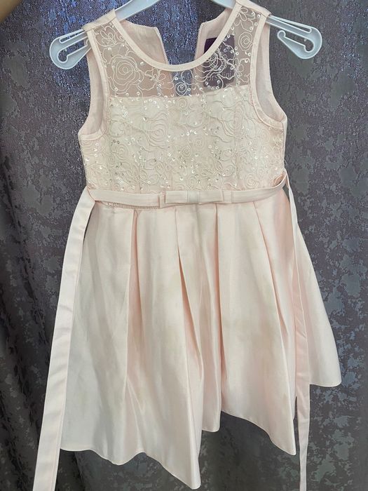 Срочно продам платья