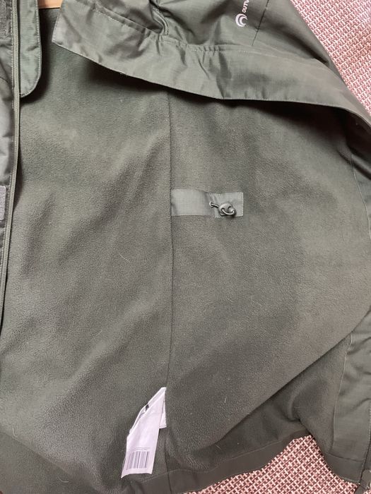 Продам утепленную куртку для мальчика