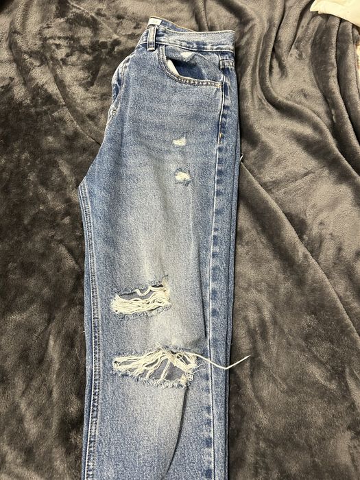 Чисто нови дънки Pull & Bear накъсани