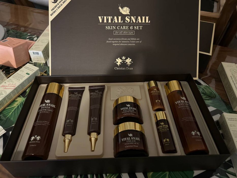 Набор корейской косметики Christian Dean Vital Snail (6 предметов)