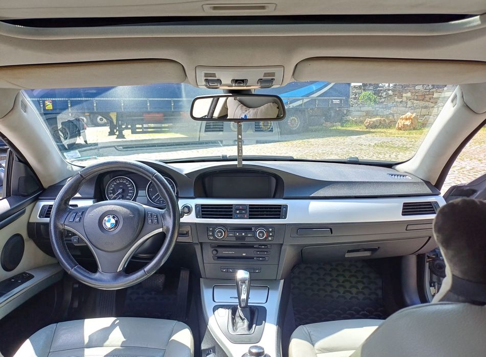 Продавам автомобил BMW E92 330D