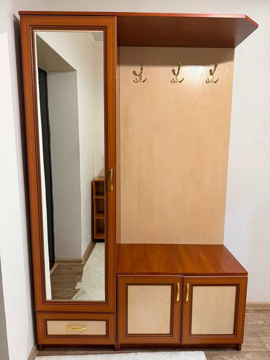 Продам прихожую,,,