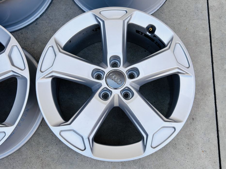 4бр ал Audi Q2/A3/ 17цола оригинални