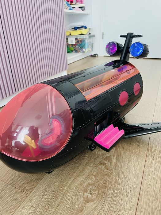 Avion LOL cu accesorii si trei păpuși mari