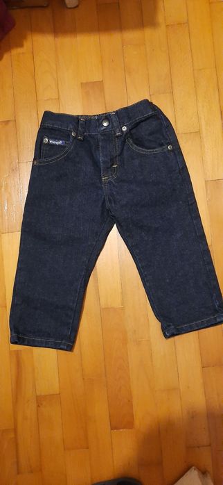 Blugi originali noi pentru copii mici