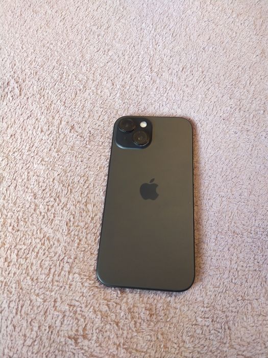 Продам Айфон 15 в отличном состоянии