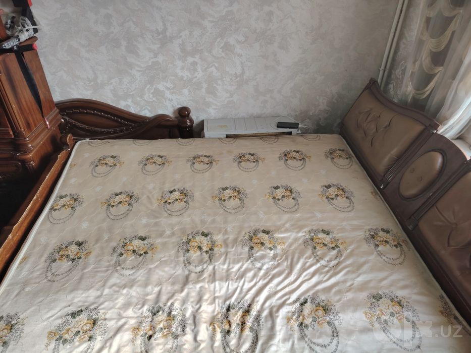 Продаю мебель кровать шкаф тумба трюма