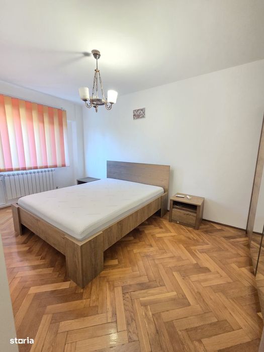 3 Camere confort 1 Garii Mobilat complet