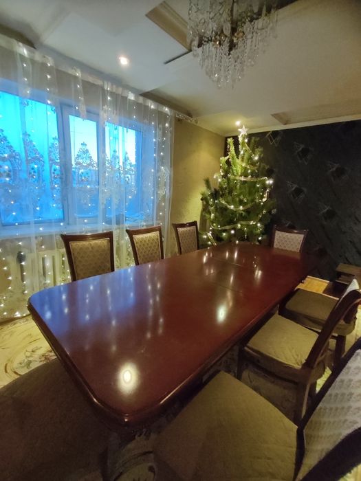 Продам стол с стульями