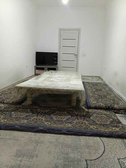 Bezmakler uy 2 xona 1 xonasi beriladi qizlarga