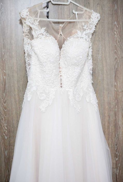 Vand rochie de mireasa