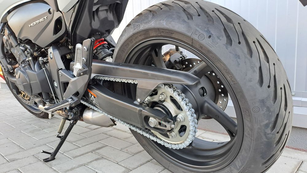 MotoFly vinde Honda Hornet 2010