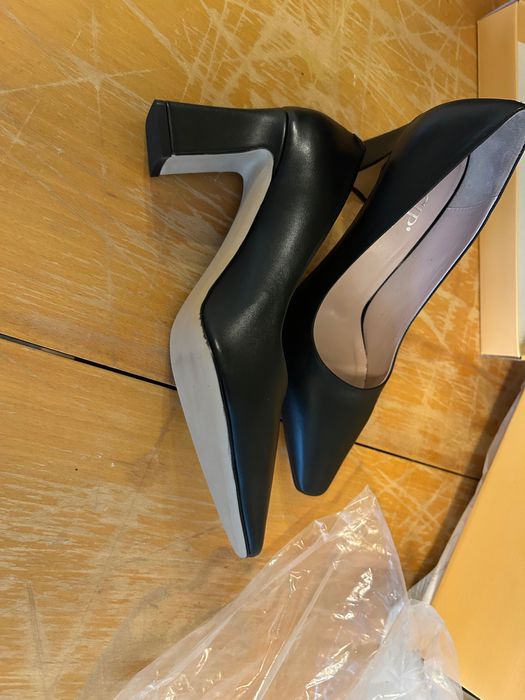 Кожени обувки на ток Sara Pen