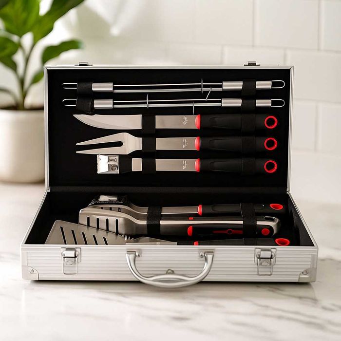 Луксозен комплект от 11 инструмента за барбекю в алуминиев куфар.