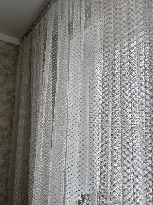 Продам тюль,два кухонных цена общ за все