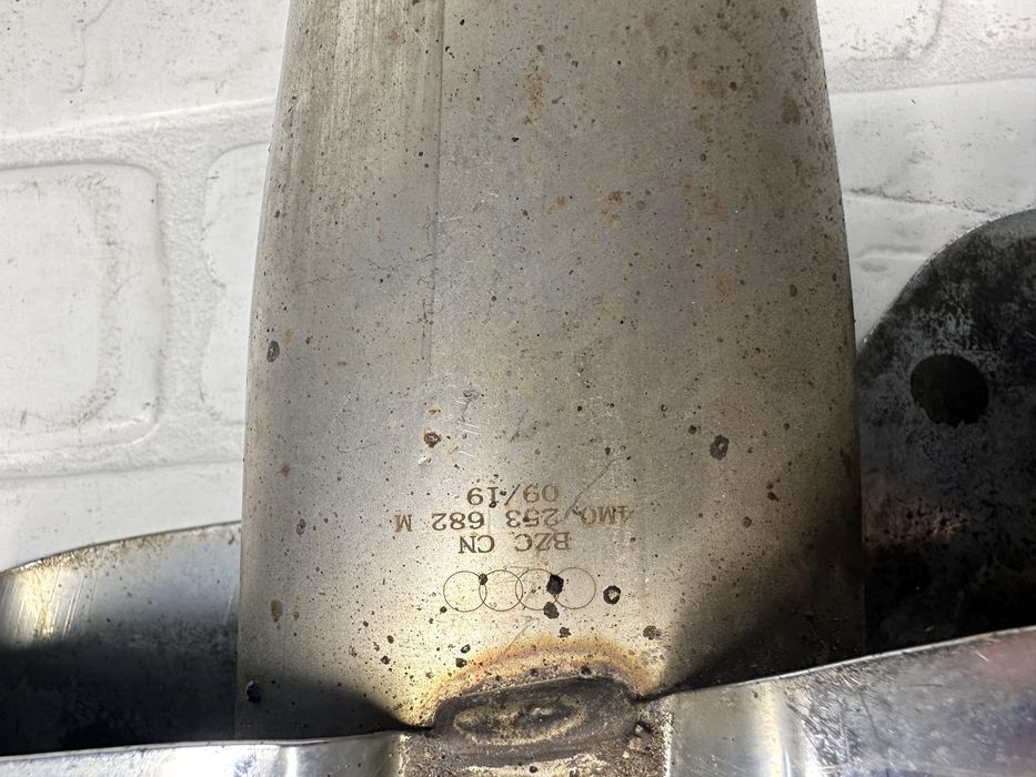 Накрайници Ауспуси AUDI Q7 4M 4M0253681M 4M0253682M