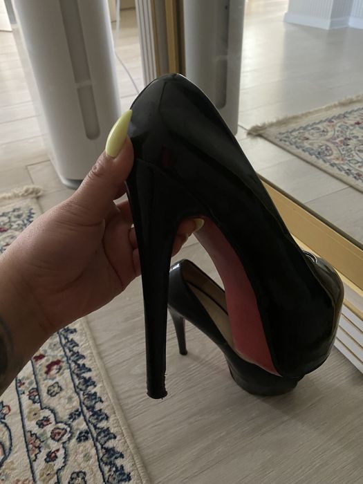 Продам туфельки