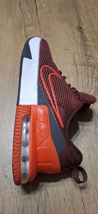 Nike Air Max Alpha Trainer 6 номер 41/5
Оригинални Мъжки маратонки!

Без забележки!

Номер 41/5

Цена:45 €
