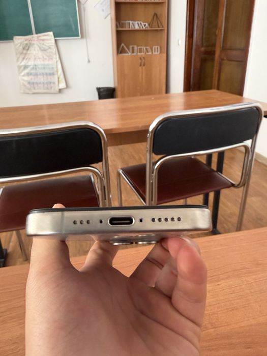 Продам iPhone 15 Pro 256GB