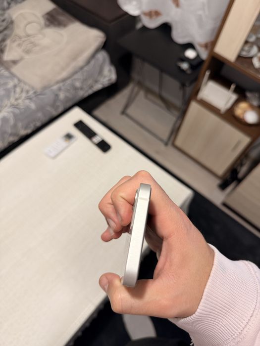 İphone 12 mini без следи