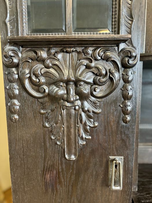 Ретро/винтидж бюфет 2 броя - дърво масив с дърворезба