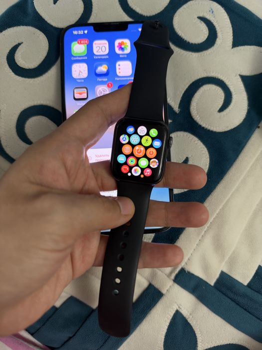 Продам iPhone 13 Pro Max 128 GB + Apple Watch Series 5 (40 мм)