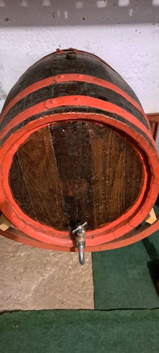 Vând Butoi Dud 70 L, Butoi Fag 110 L,  și Butoi Grecia 110 L