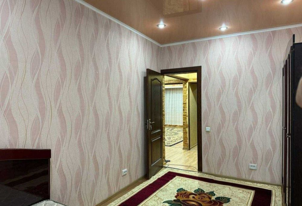 Qizlarga kvartira tinchlik metro lux sharoit bilan