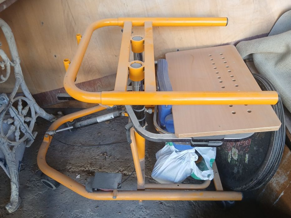 Ходунки инвалидов