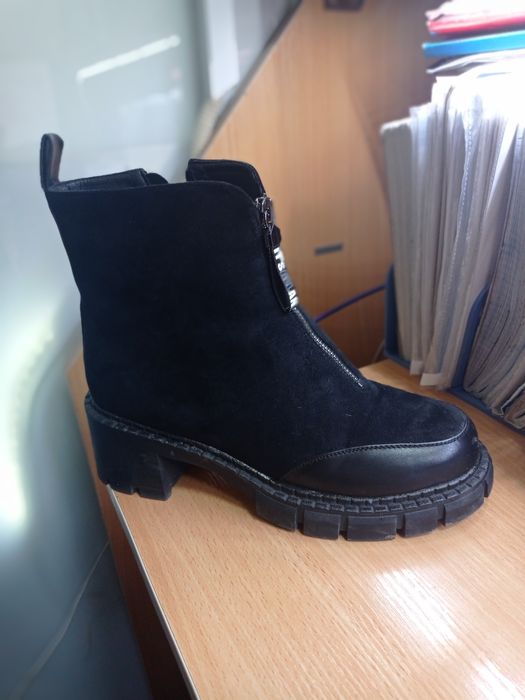 Женские ботинки почти новые