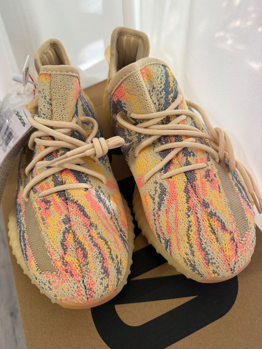Adidasi Yeezy Boost-360
