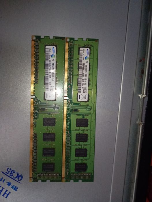Kit Memorie RAM DDR3 4GB (2x2GB) Samsung 1333MHz PC3-10600U PC Desktop