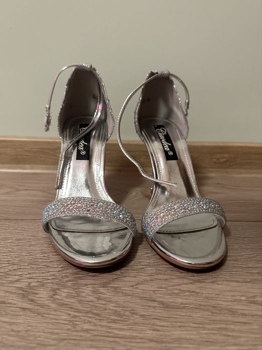 Дамски обувки на ток